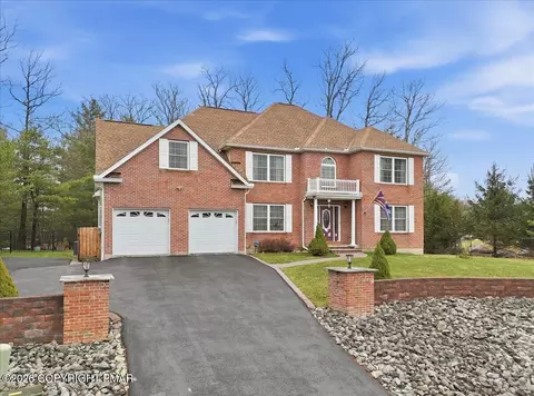 351 Autumn Ln, East Stroudsburg, PA 18301