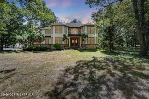 107 Gollum Ln, Lehman, PA 18371