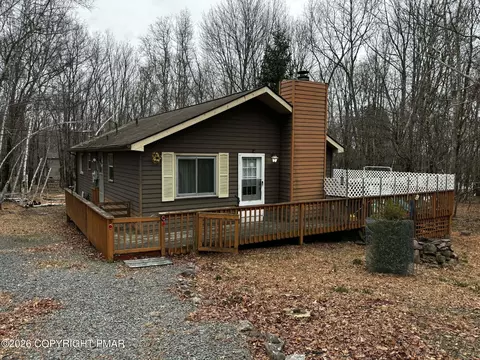 46 Iroquois Rd, Albrightsville, PA 18210