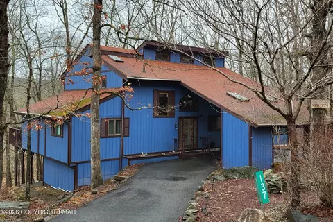 137 Regent St, Bushkill, PA 18324