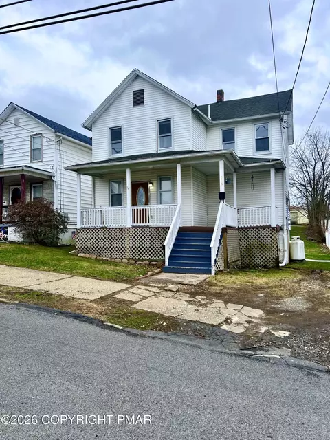 226 Lackawanna Ave, Dupont, PA 18641