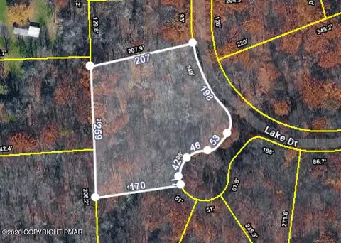 2238 Lake Dr, Henryville, PA 18332