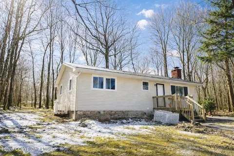 6319 Laurel Rd, Pocono Summit, PA 18346