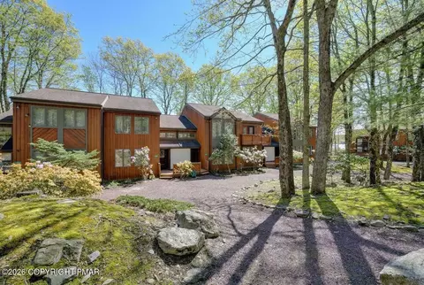 81 Ruffed Grouse Ct, Lake Harmony, PA 18624