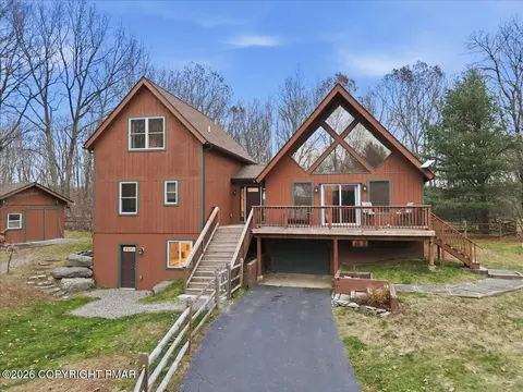 306 Rose Marie Ln, East Stroudsburg, PA 18302