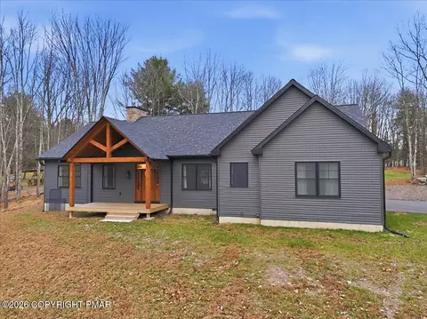 322 Rose Marie Ln, East Stroudsburg, PA 18302