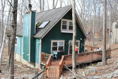 167 Dorchester Dr, Bushkill, PA 18324