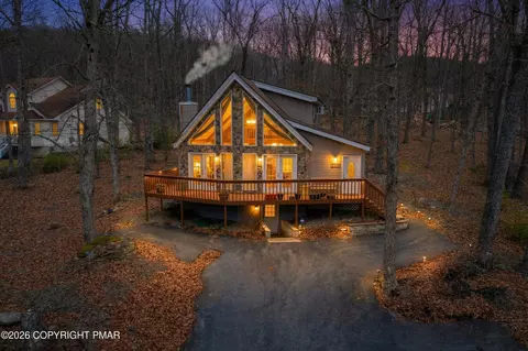 270 Manchester Dr, Bushkill, PA 18324