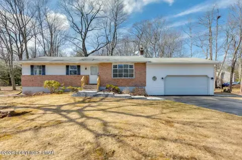 5200 Holiday Dr, Pocono Summit, PA 18346