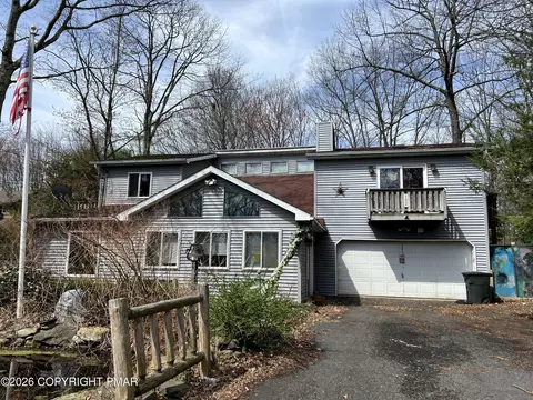 152 Fairview Ave, Mount Pocono, PA 18344