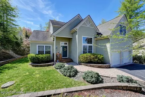 207 Hermit Thrush Rd, Pocono Pines, PA 18350