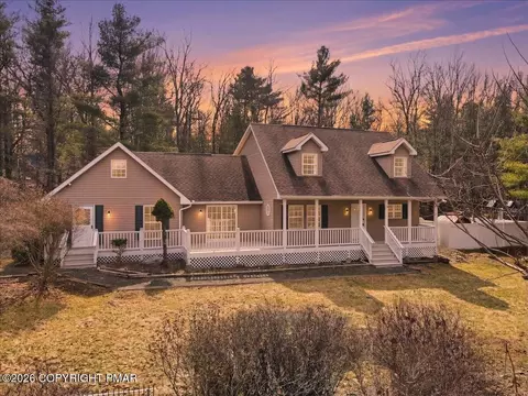 316 White Pine Dr, Stroudsburg, PA 18360