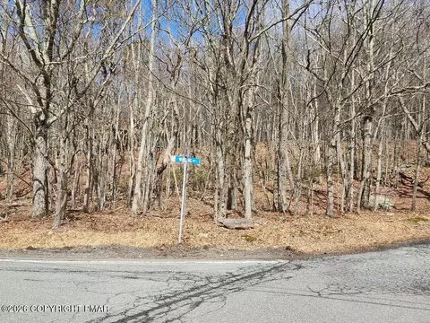2604 Arciel Dr, Albrightsville, PA 18210