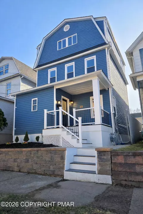 48 W Division St, Hanover Township, PA 18706