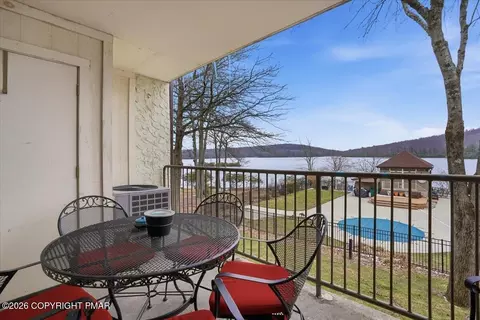29 Midlake Dr, Lake Harmony, PA 18624