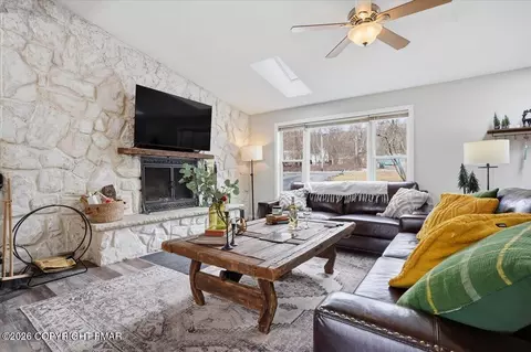 133 Kiowa Ln, Albrightsville, PA 18210