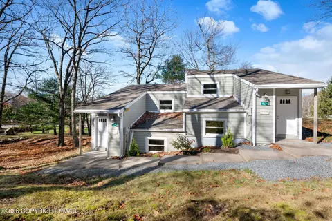 481 Moseywood Rd, Lake Harmony, PA 18624
