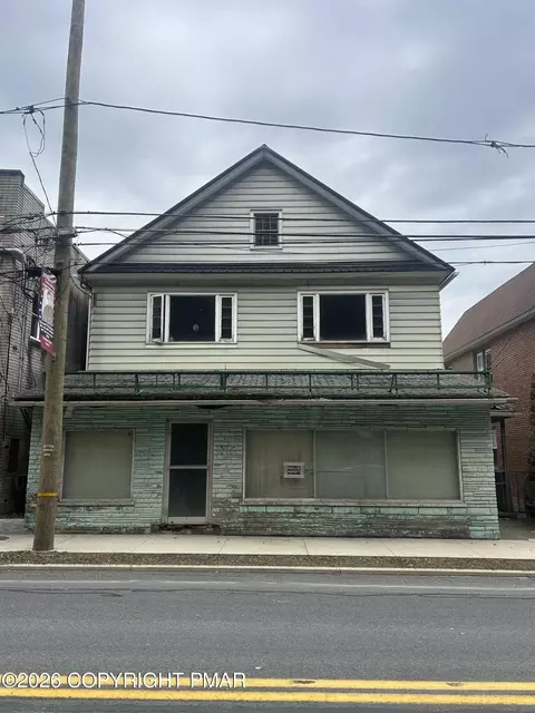 216 E Main St, Glen Lyon, PA 18617