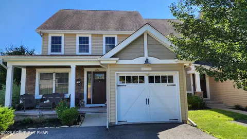 241 Keswick Dr, Blakeslee, PA 18610