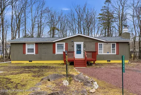 1847 Shadyside Dr, Tobyhanna, PA 18466