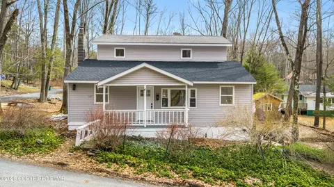 107 Juniper Dr, Greentown, PA 18426