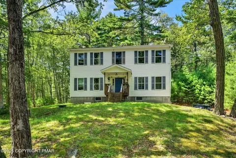 375 Marcel Dr, Dingmans Ferry, PA 18328