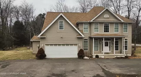392 Hemlock Dr, Tobyhanna, PA 18466
