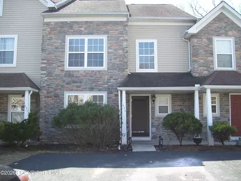 65 Lower Ridge View Cir # D, East Stroudsburg, PA 18302