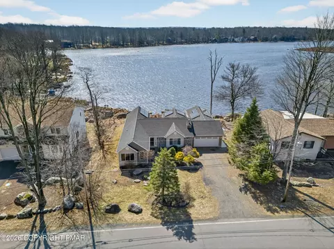 2515 Waterfront Dr, Tobyhanna, PA 18466