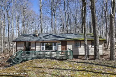 2373 Locust Ridge Rd, Pocono Lake, PA 18347
