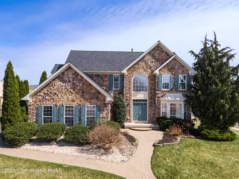 7 Lower Way Rd, Easton, PA 18045