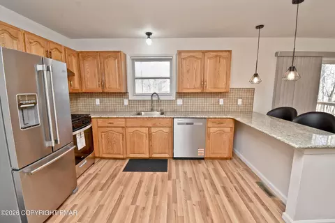 Kitchen - 108 Pipher Rd, Bushkill, PA 18324 photo 3 of 4