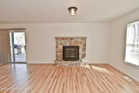 Living - 108 Pipher Rd, Bushkill, PA 18324 photo 4 of 5