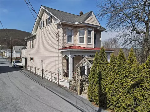 12 Chestnut Ave, Jim Thorpe, PA 18229