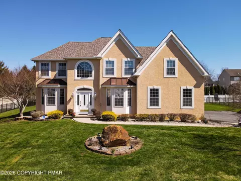 2277 Leigh Dr, Easton, PA 18040