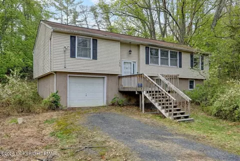 2165 Woodchuck Ln, East Stroudsburg, PA 18302