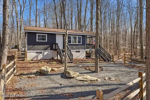 105 Choctaw Dr, Pocono Lake, PA 18347