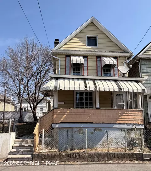17 Oneil Ave, Wilkes Barre, PA 18702