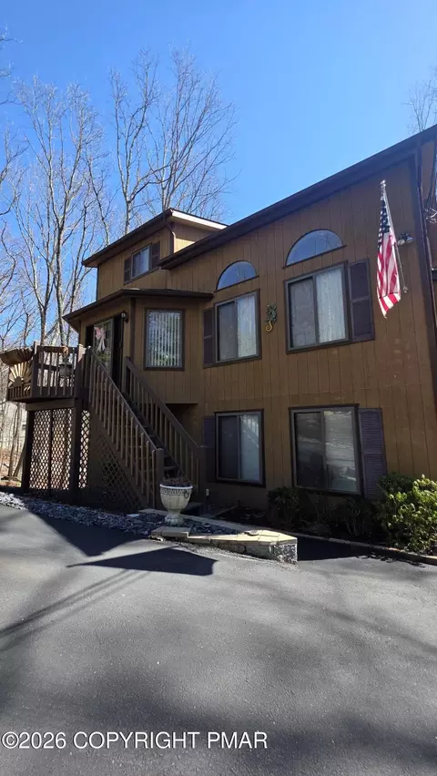 163 Hyland Dr, East Stroudsburg, PA 18301