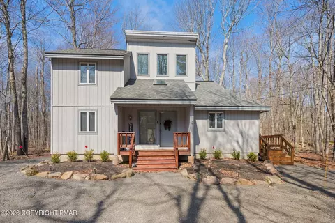 172 Cumberland Rd, Pocono Pines, PA 18350