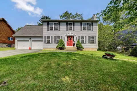 128 Embill Dr, Pocono Lake, PA 18347