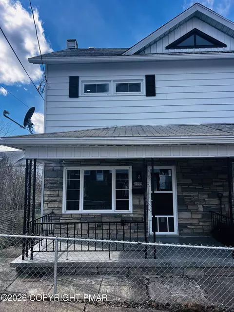 1009 Grove St, Avoca, PA 18641