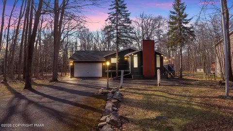 5111 Ash Dr, Pocono Summit, PA 18346