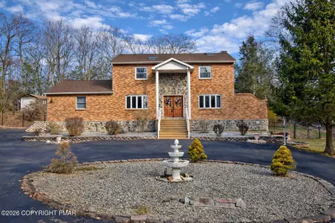 214 Sunrise Loop, Henryville, PA 18332