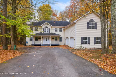 144 Choctaw Dr, Pocono Lake, PA 18347