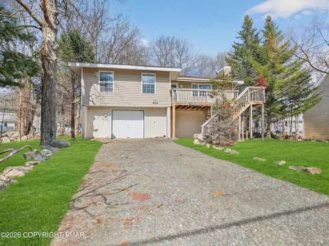 7648 Rainbow Dr, Tobyhanna, PA 18466