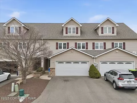 114 Sciota Garden Rd, Sciota, PA 18354