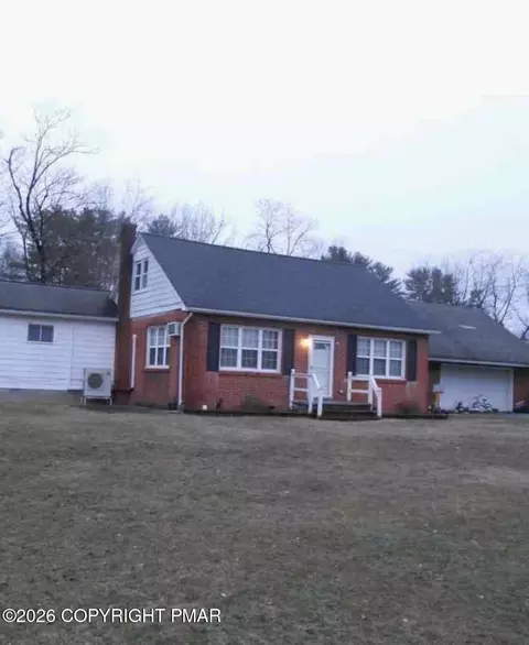 1564 Spruce St, Stroudsburg, PA 18360