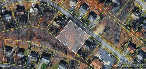 9146 Hamlet Dr, Tobyhanna, PA 18466