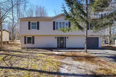 4587 Briarcliff Ter, Tobyhanna, PA 18466